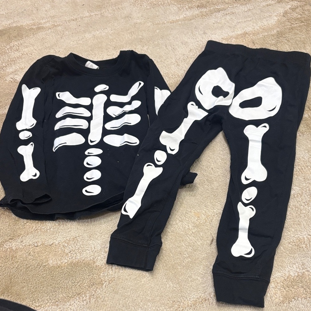 Black Skeleton Set